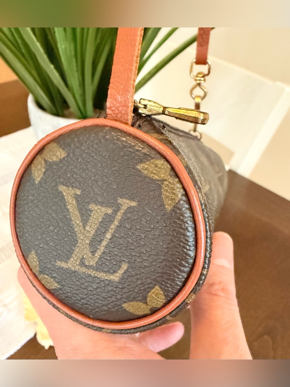 Louis Vuitton Mini Papillon Pochette - Picture 2 of 8